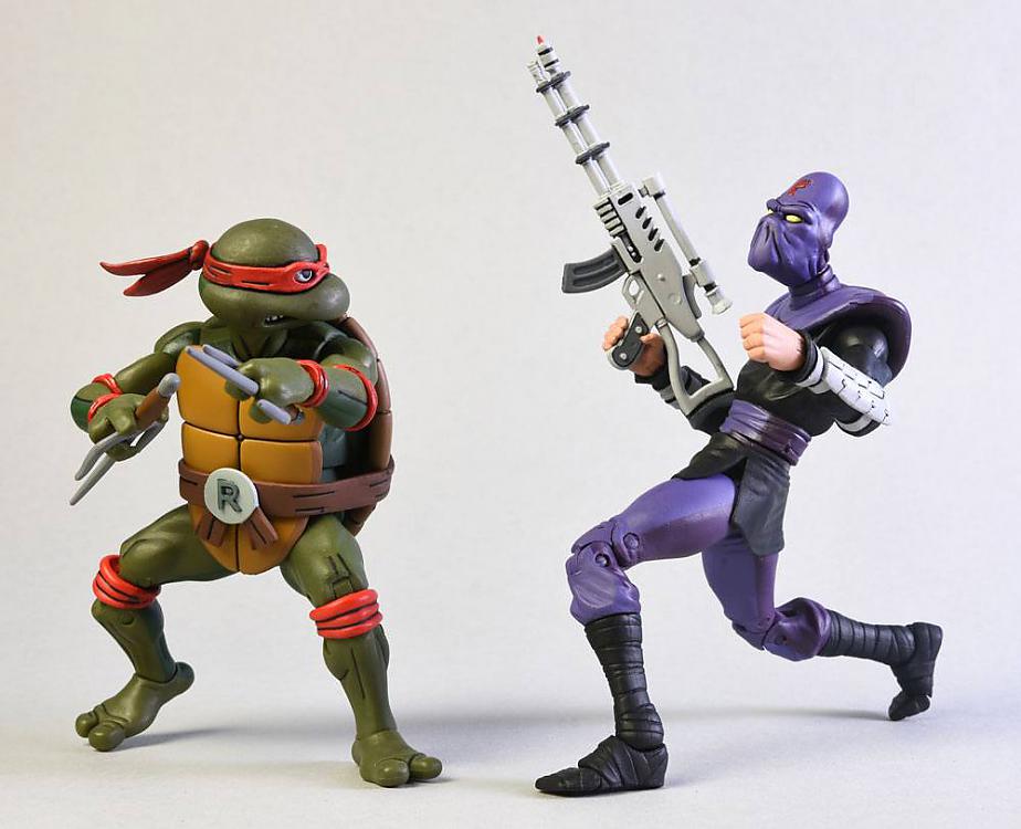 NECA Teenage Mutant Ninja Turtles Raphael & Foot Soldier Exclusive Action Figure 2-Pack