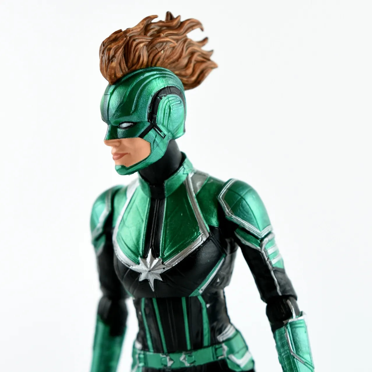 Marvel Legends Captain Marvel Action Figure (Starforce)