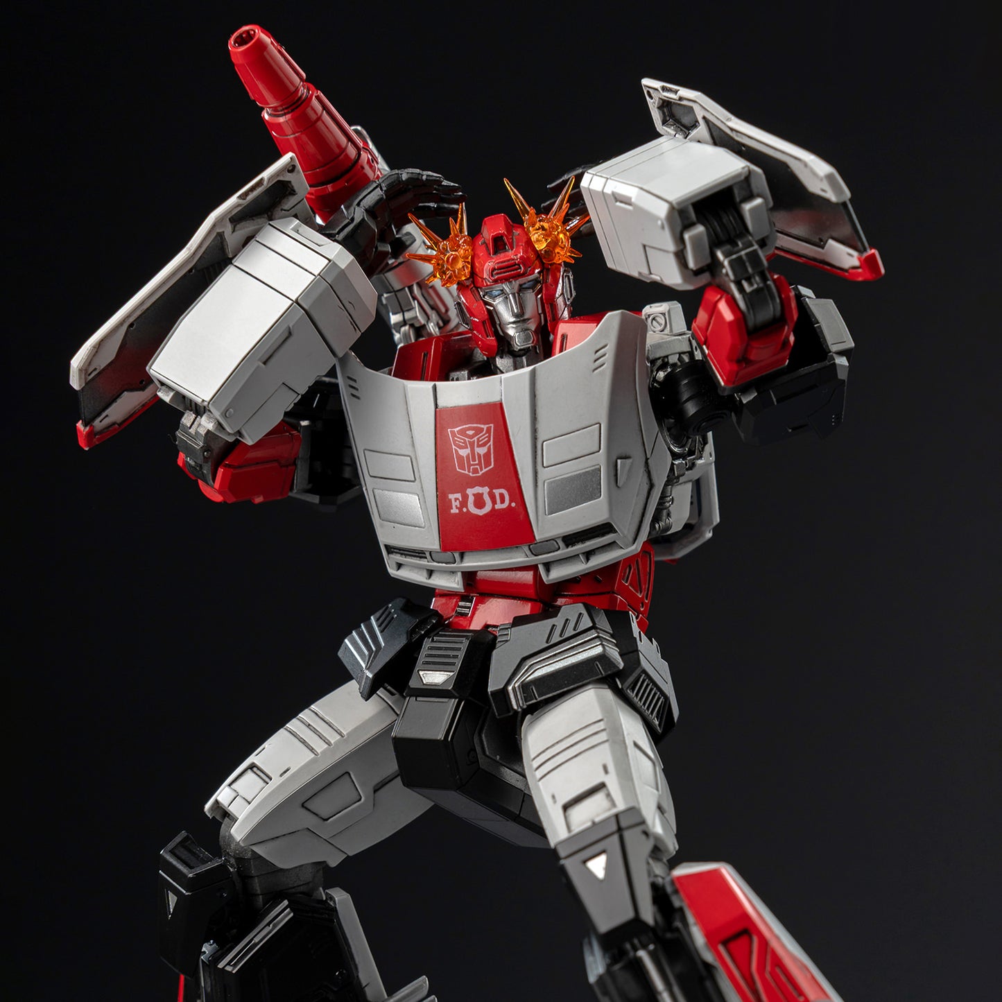 (Pre-Order) Red Alert MDLX Action Figure by threezero