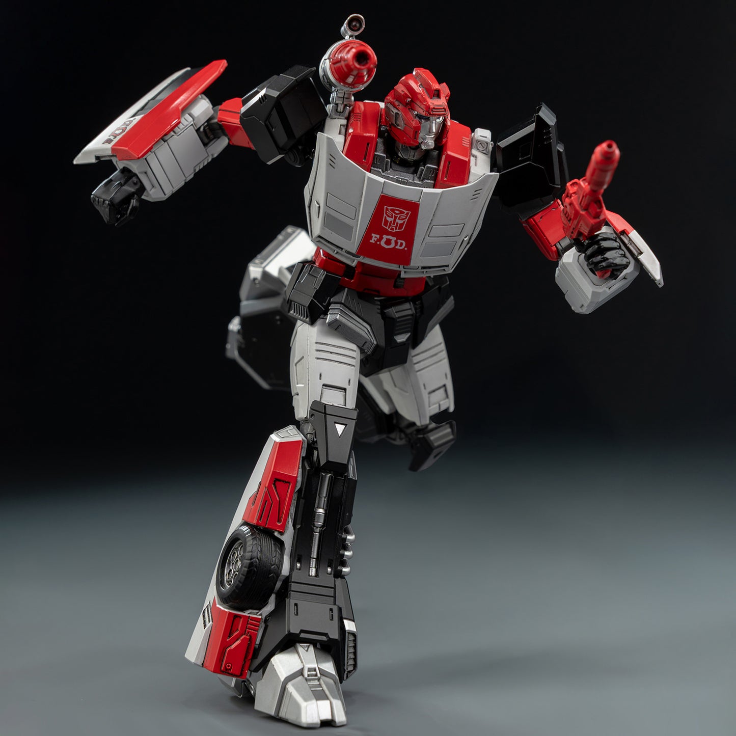 (Pre-Order) Red Alert MDLX Action Figure by threezero
