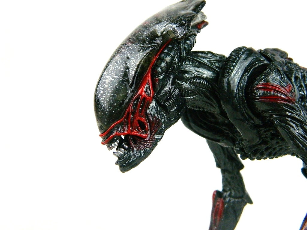 ALIENS KENNER TRIBUTE ULT NIGHT COUGAR ALIEN 7IN AF