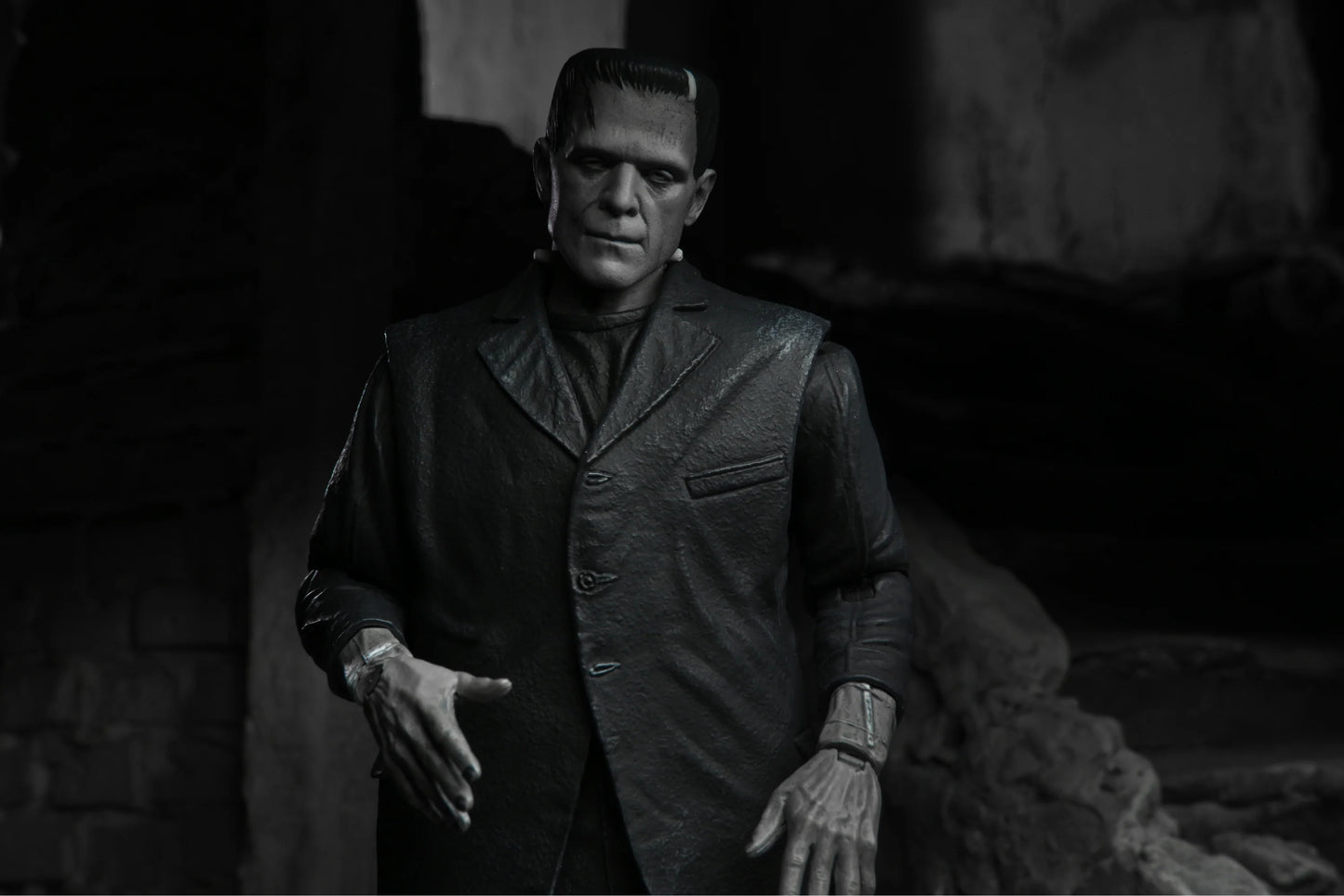 UNIVERSAL FRANKENSTEIN S MONSTER B&W ULTIMATE 7IN AF