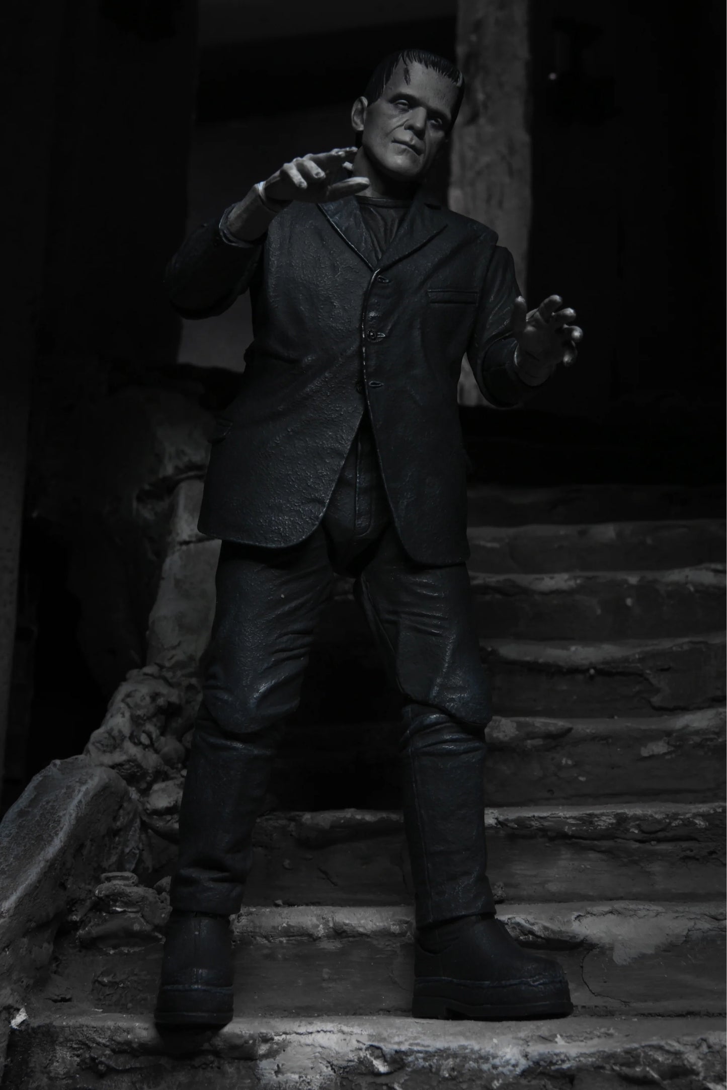 UNIVERSAL FRANKENSTEIN S MONSTER B&W ULTIMATE 7IN AF