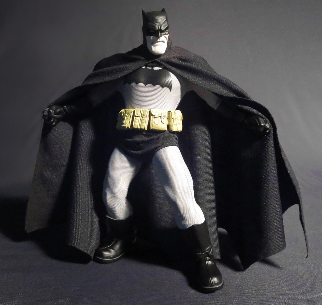 Mezco Toyz One:12 Collective Presents: The Dark Knight Batman Action Figure