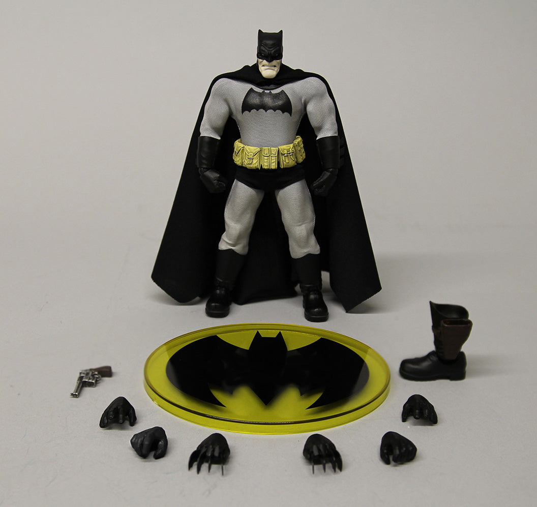 Mezco Toyz One:12 Collective Presents: The Dark Knight Batman Action Figure