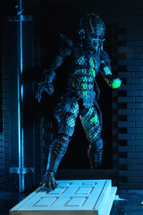 Predator 2 Ultimate Battle-Damaged City Hunter
