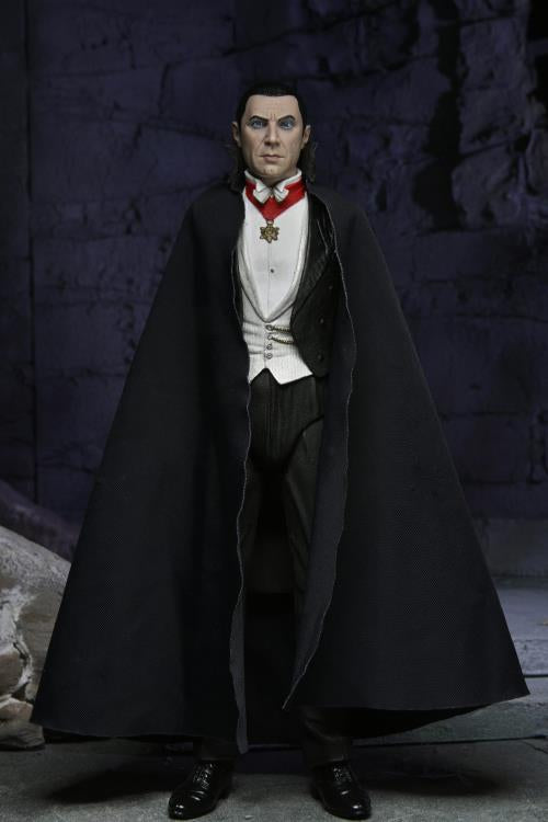 Universal Monsters Ultimate Dracula (Transylvania) Figure