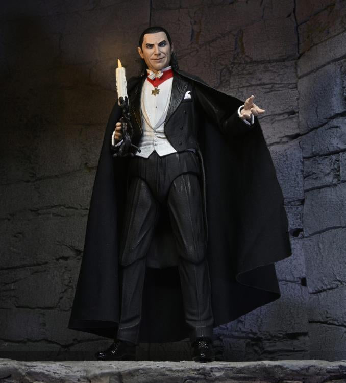 Universal Monsters Ultimate Dracula (Transylvania) Figure