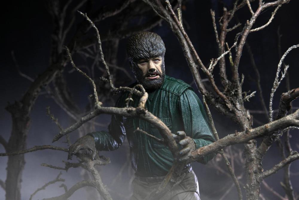 Universal Monsters Ultimate The Wolf Man Figure
