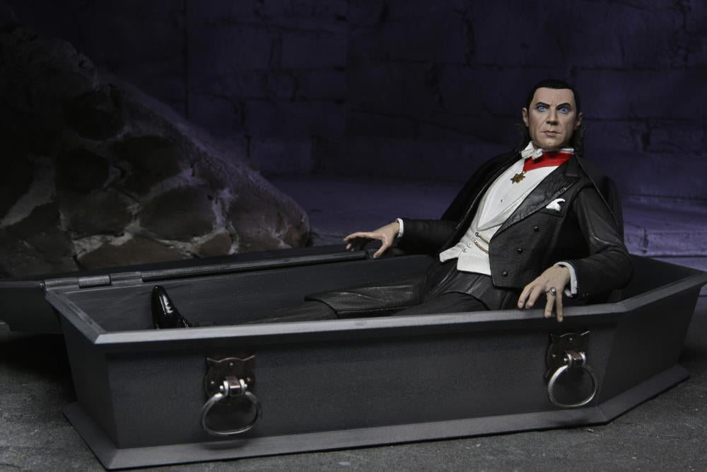 Universal Monsters Ultimate Dracula (Transylvania) Figure