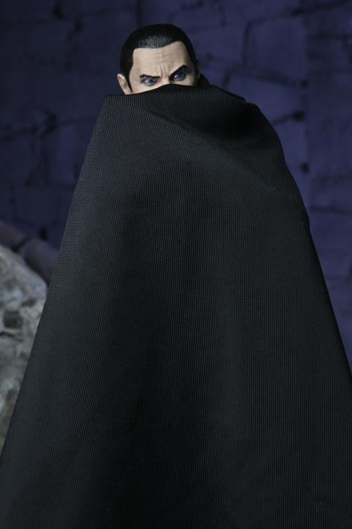 Universal Monsters Ultimate Dracula (Transylvania) Figure
