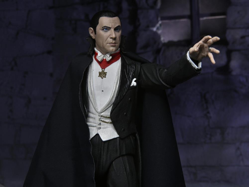 Universal Monsters Ultimate Dracula (Transylvania) Figure