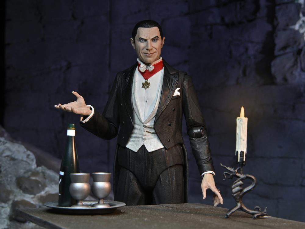 Universal Monsters Ultimate Dracula (Transylvania) Figure
