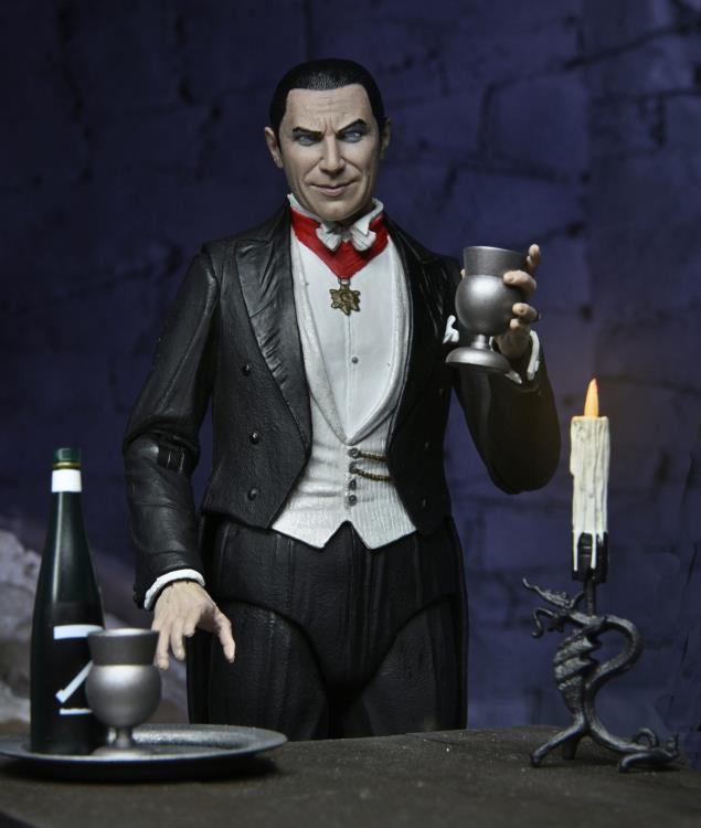 Universal Monsters Ultimate Dracula (Transylvania) Figure