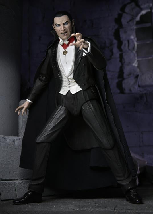 Universal Monsters Ultimate Dracula (Transylvania) Figure