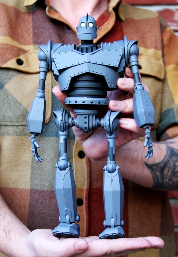 The Iron Giant MONDO MECHA One-sixth scale collectible figure