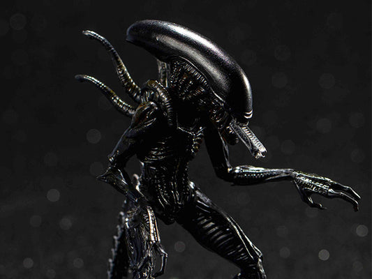 Alien vs. Predator Alien Warrior 1:18 Scale Action Figure by HIYA TOYS