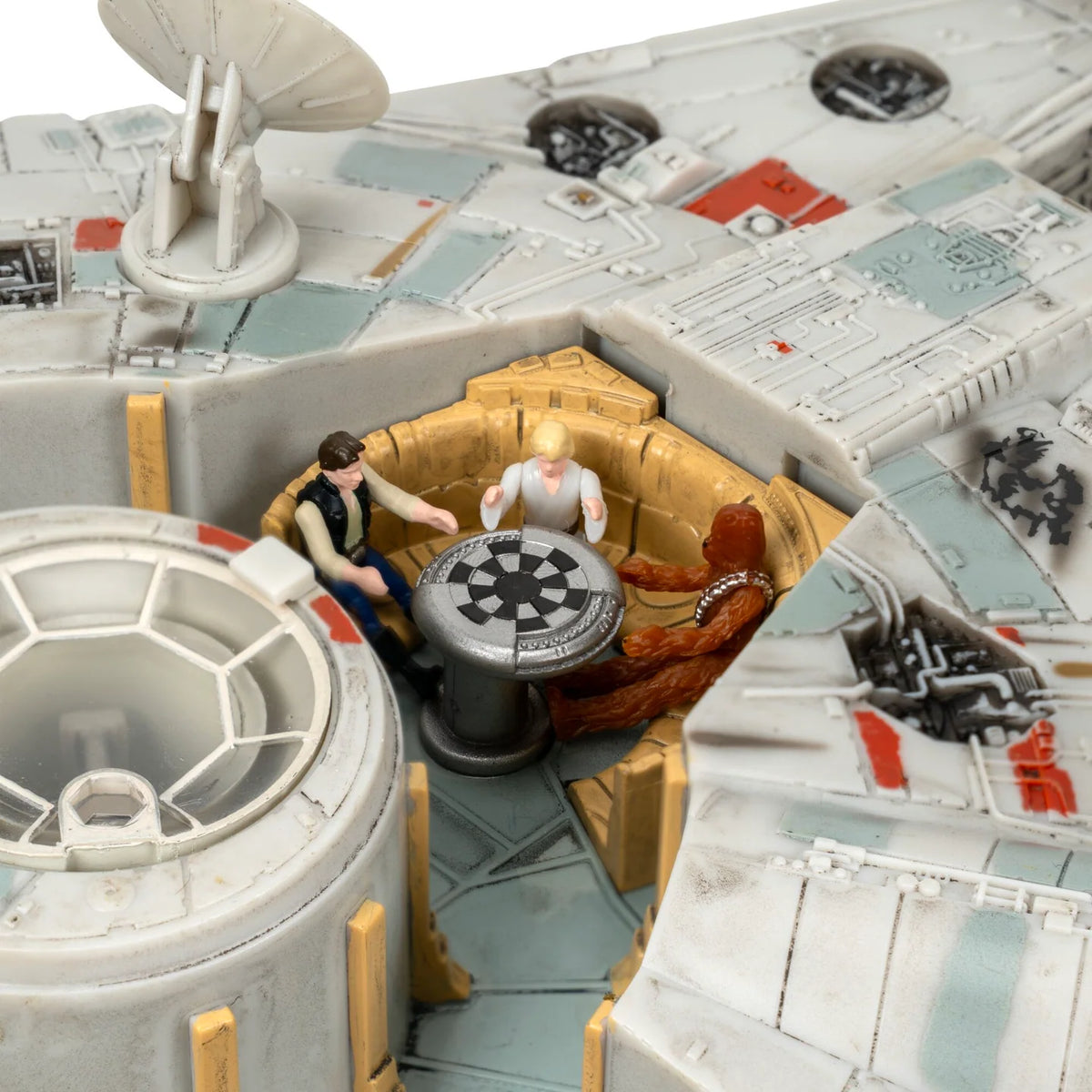 Star Wars Micro Galaxy Squadron Millenium Falcon (Launch Edition)