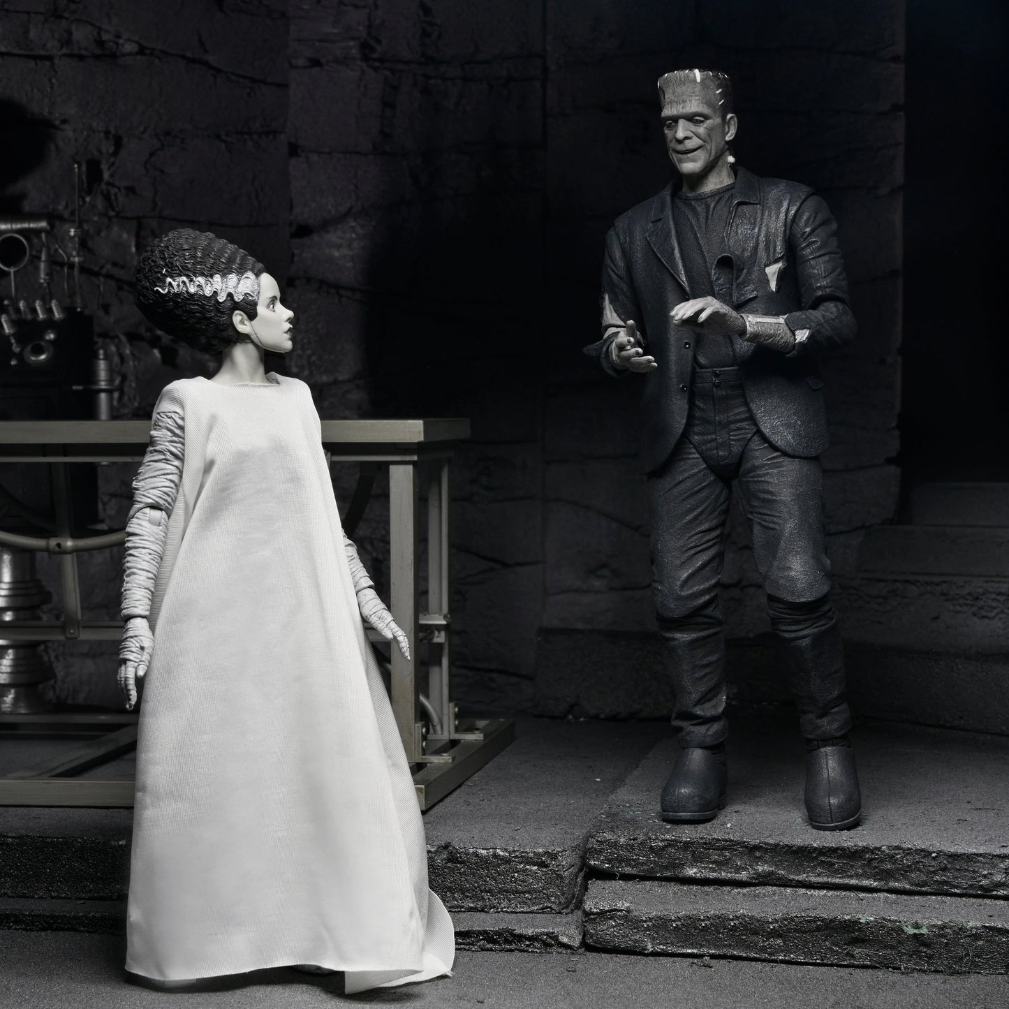 Universal Monsters - 7” Scale Action Figure - Bride of Frankenstein 90th Anniversary The Monster & His Mate 2pk (B&W)