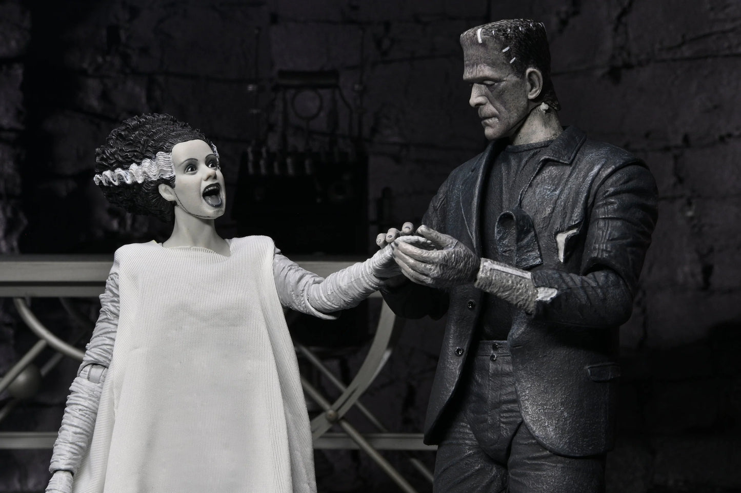 Universal Monsters - 7” Scale Action Figure - Bride of Frankenstein 90th Anniversary The Monster & His Mate 2pk (B&W)