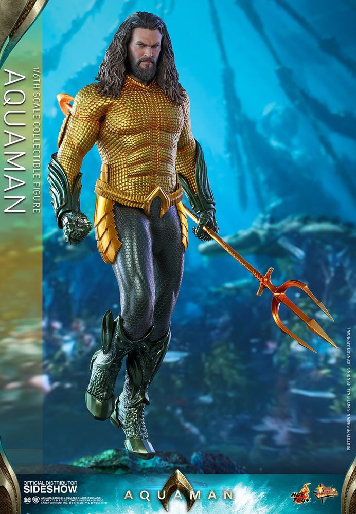 AQUAMAN Sixth Scale Figure by Hot Toys