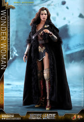 WONDER WOMAN DELUXE VERSION Sixth Scale Figure by Hot Toys