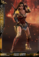 WONDER WOMAN DELUXE VERSION Sixth Scale Figure by Hot Toys