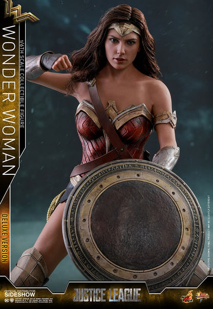 WONDER WOMAN DELUXE VERSION Sixth Scale Figure by Hot Toys
