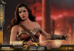 WONDER WOMAN DELUXE VERSION Sixth Scale Figure by Hot Toys