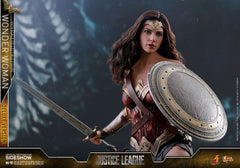 WONDER WOMAN DELUXE VERSION Sixth Scale Figure by Hot Toys