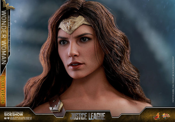 WONDER WOMAN DELUXE VERSION Sixth Scale Figure by Hot Toys