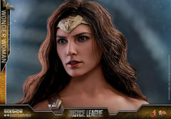 WONDER WOMAN DELUXE VERSION Sixth Scale Figure by Hot Toys