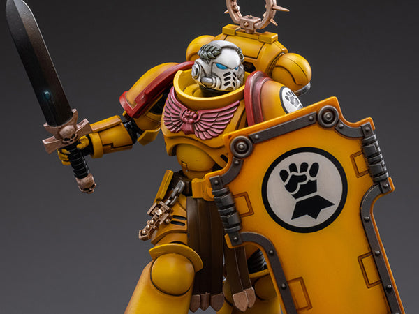 Warhammer 40K Imperial Fists Veteran Brother Thracius 1/18 Scale Figure