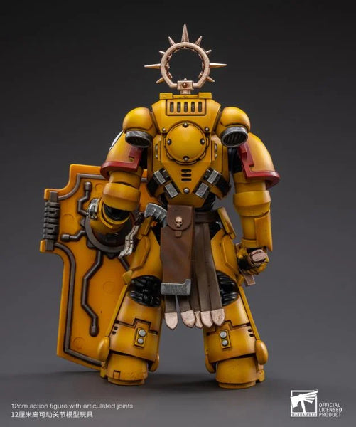 Warhammer 40K Imperial Fists Veteran Brother Thracius 1/18 Scale Figure