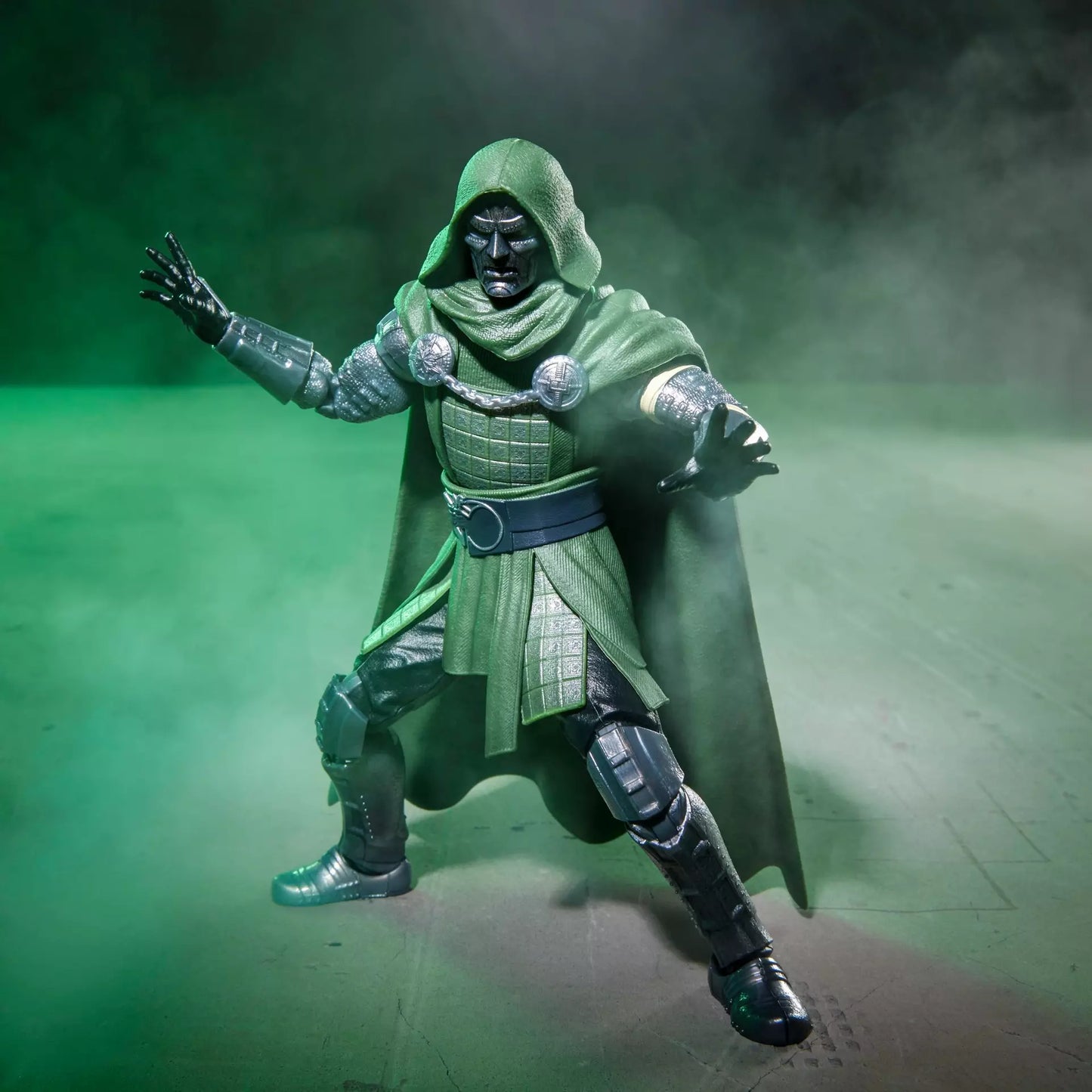 (Pre-Order) Marvel Legends Series Doctor Doom, Avengers: Doomsday