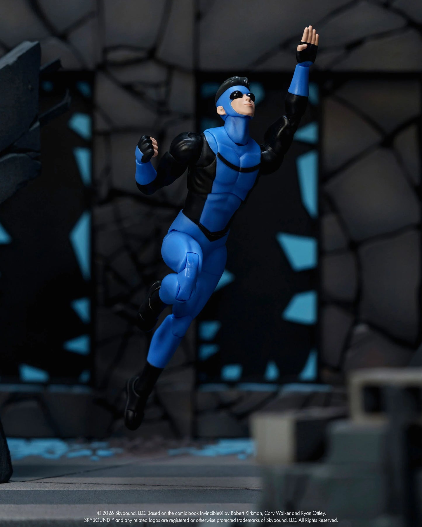 (Pre-Order) Invincible Invincible 1/12 Scale Action Figure