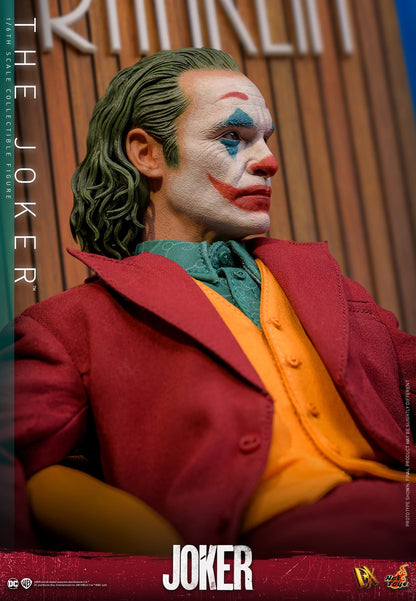 (Pre-Order) THE JOKER Sixth Scale Figure by Hot Toys