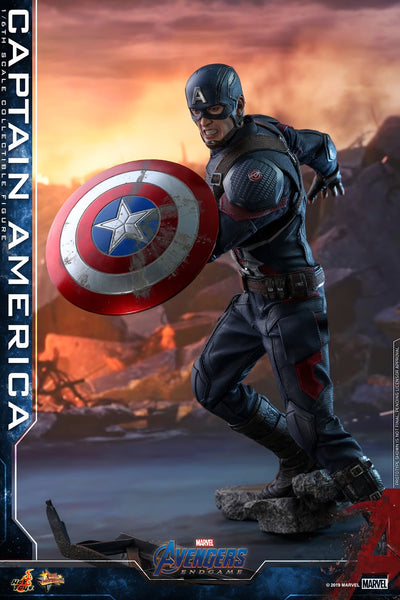 CAPTAIN AMERICA Sixth Scale Figure by Hot Toys