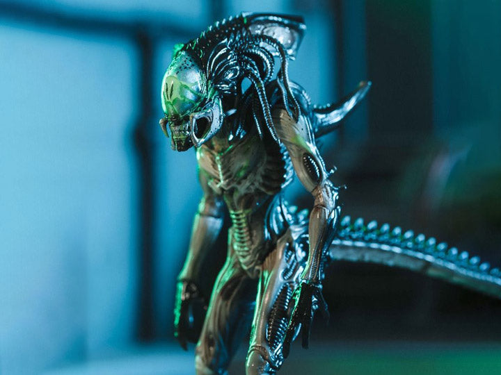 Alien vs. Predator: Requiem Predalien (Battle Damaged) 1:18 Scale PX Previews Exclusive Figure