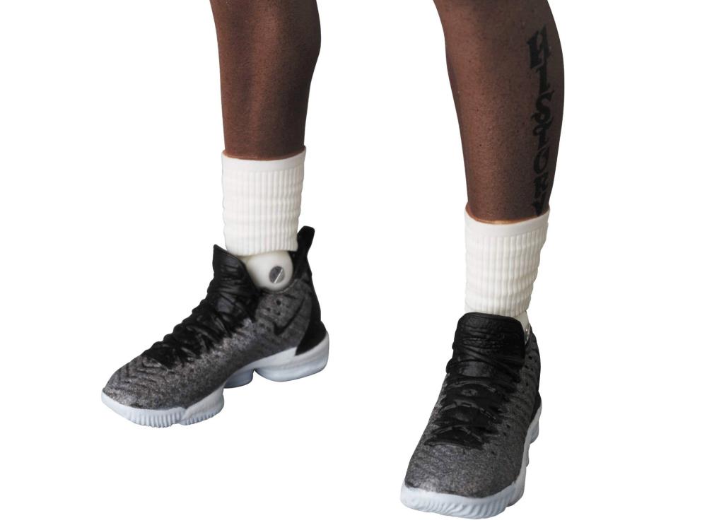 LeBron James MAFEX No.127 Figure