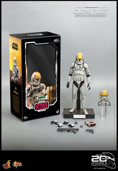 Clone Pilot Sixth Scale Figure by Hot Toys