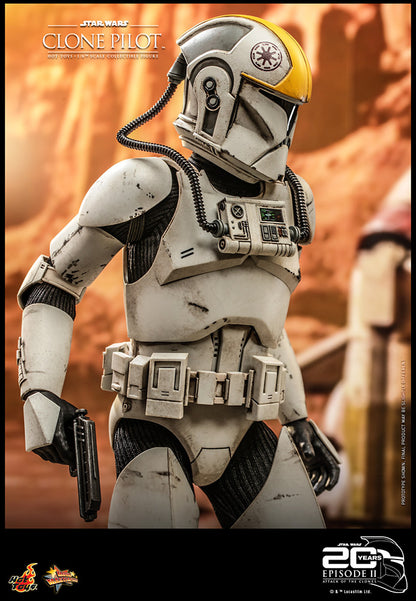 Clone Pilot Sixth Scale Figure by Hot Toys