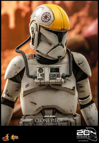 Clone Pilot Sixth Scale Figure by Hot Toys