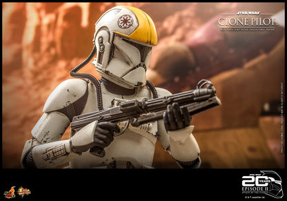 Clone Pilot Sixth Scale Figure by Hot Toys