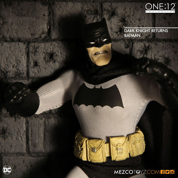 Mezco Toyz One:12 Collective Presents: The Dark Knight Batman Action Figure