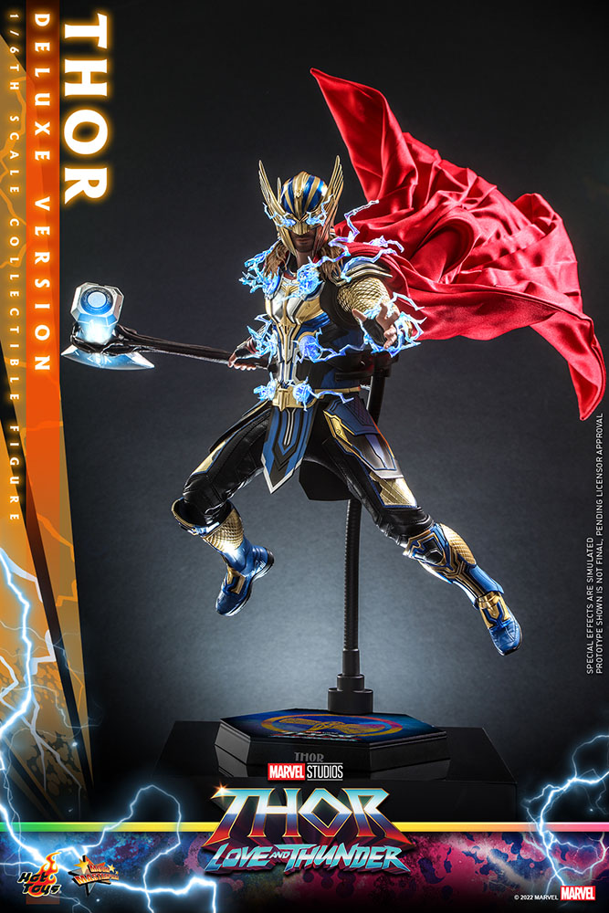 Thor (Deluxe Version) Sixth Scale Figure by Hot Toys