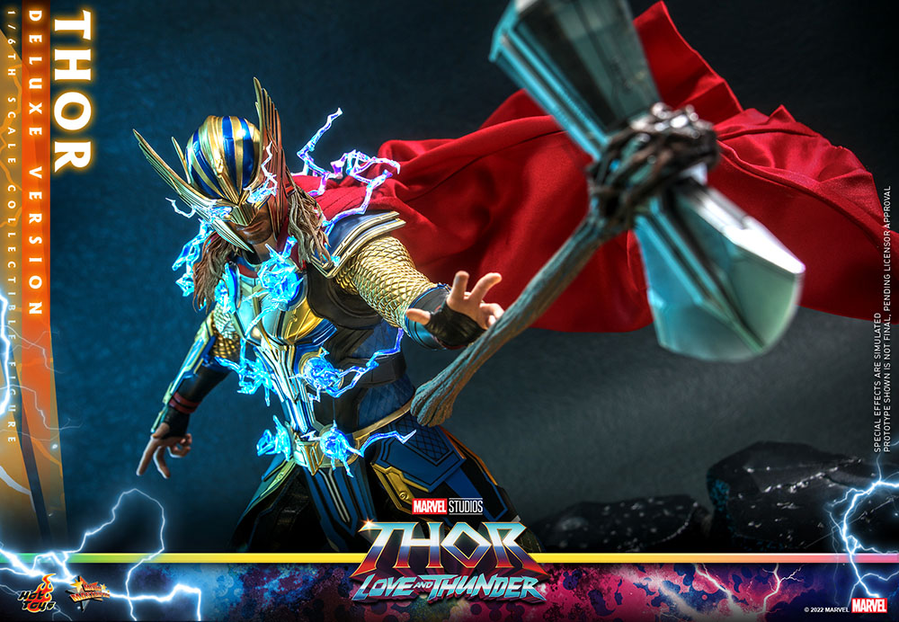 Thor (Deluxe Version) Sixth Scale Figure by Hot Toys